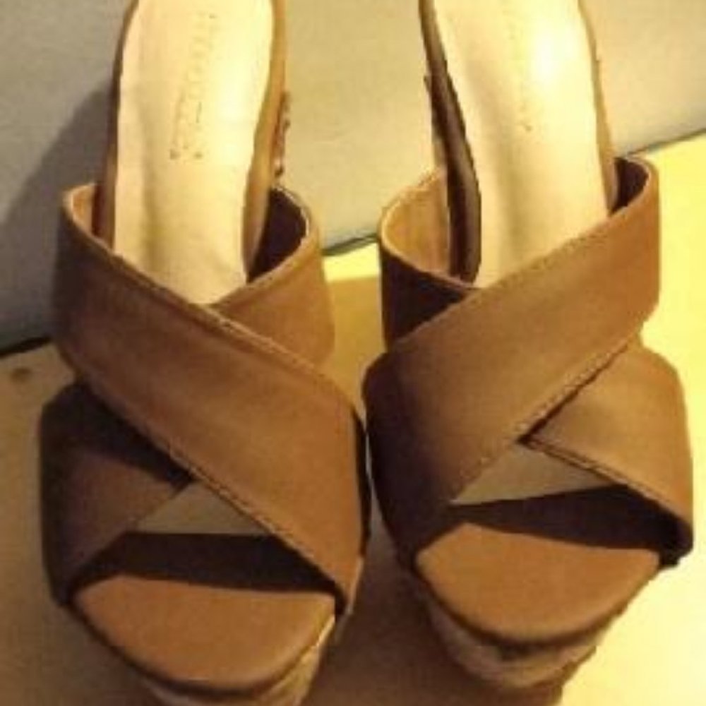 Shoes - Picture 5 of 5